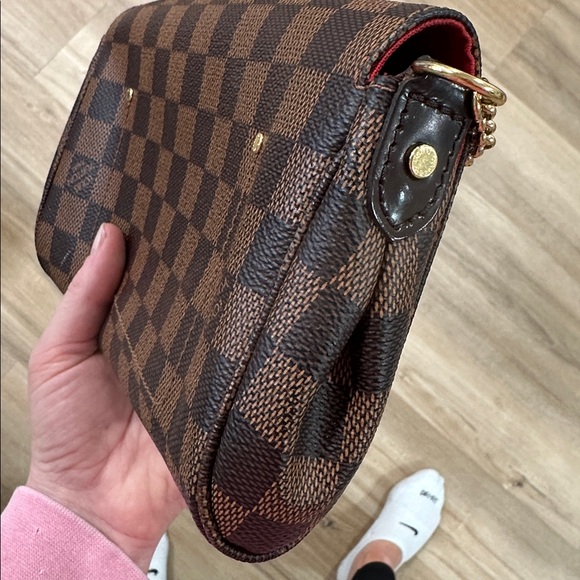 Louis Vuitton Favorite PM damier ebene Clutch with Gold Chain - Picture 7 of 8